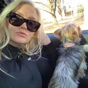 Meet your Posher, Crystal